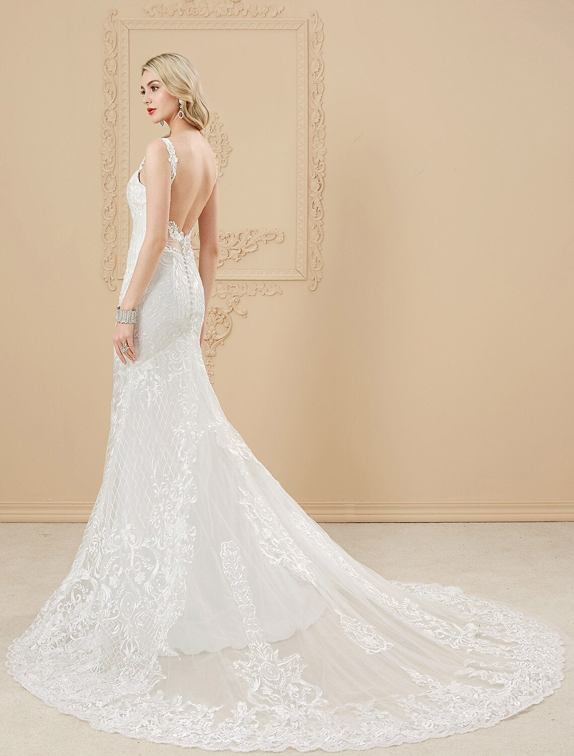 Luolandi Wedding Dresses Mermaid / Trumpet Sweetheart Spaghetti Strap Chapel Train Satin Bridal Gowns With Buttons